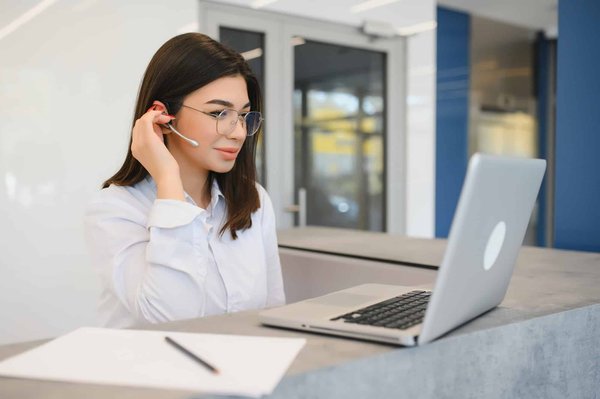 L’art de l’accueil téléphonique : créer des messages impactants pour votre entreprise