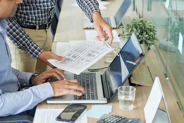 Choisir une agence web à bordeaux pour réussir vos projets